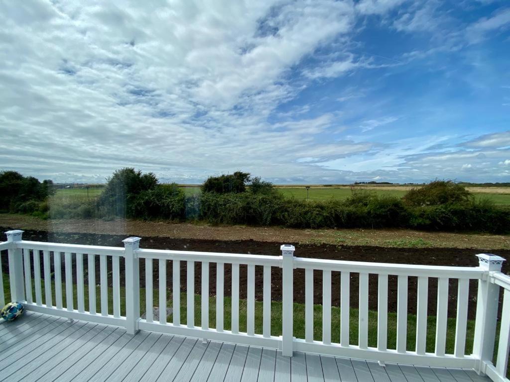 The Lodge Selsey Exterior foto